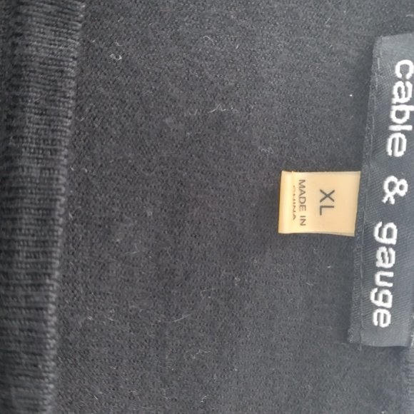 Cable & Gauge Sweater short sleeve top - Picture 4 of 5